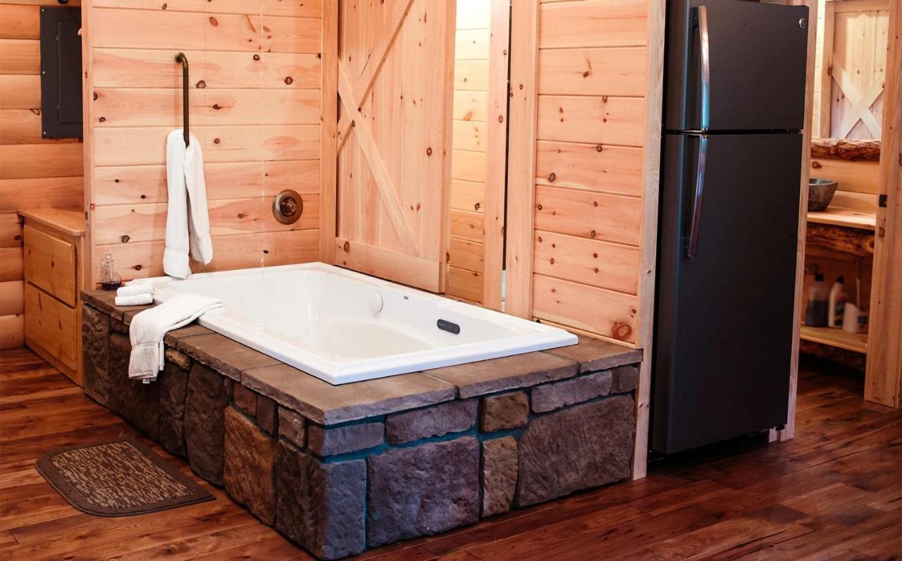 Cricket Hill Treehouse B By Amish Country Lodging Millersburg Esterno foto