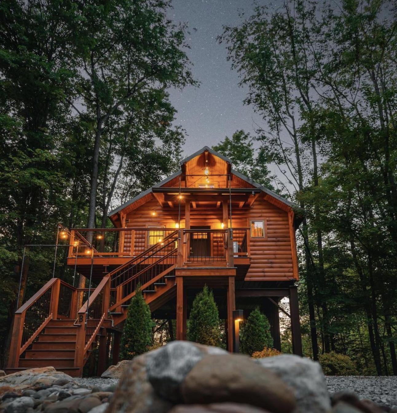 Cricket Hill Treehouse B By Amish Country Lodging Millersburg Esterno foto